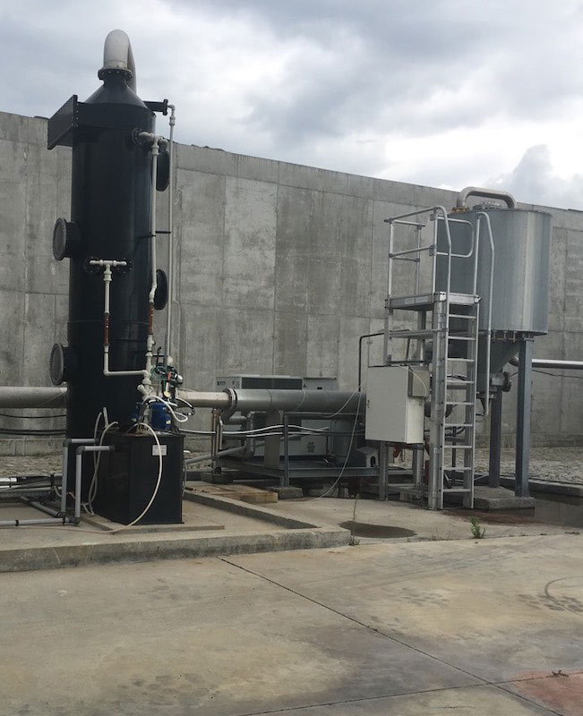 Изсушител и биогаз филтър с активен въглен във фабрика за преработка на пилета