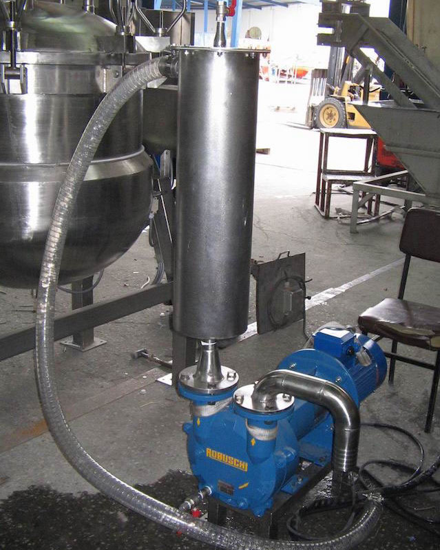 Liquid ring vacuum pump for juice concentration